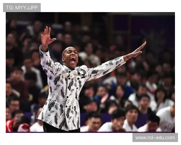 马布里社媒分享日常：聚焦提升技巧，帮助年轻球员练好筷子功夫